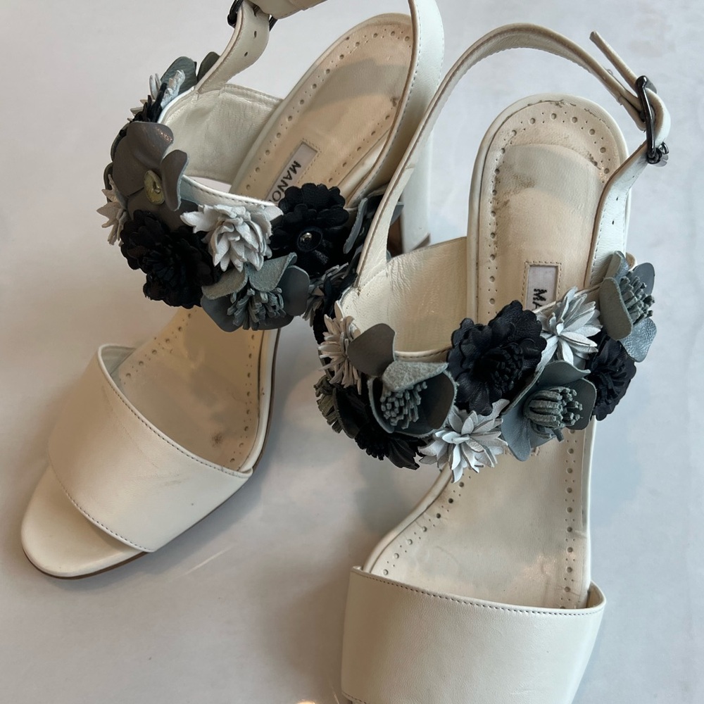 Manolo Blahnik | White Floral Open Toe Slingback’s | Size IT 40-1/2 or US 9-1/2